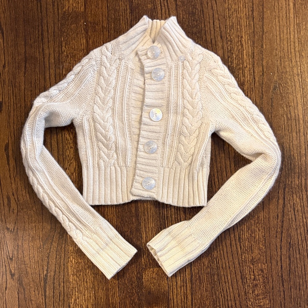 Guess Cable Knit Cream cropped Sweater size S